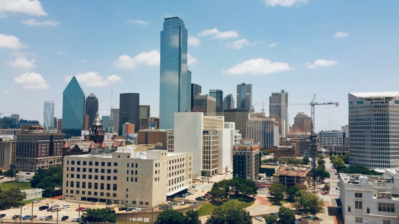 Dallas Message Board circle cover